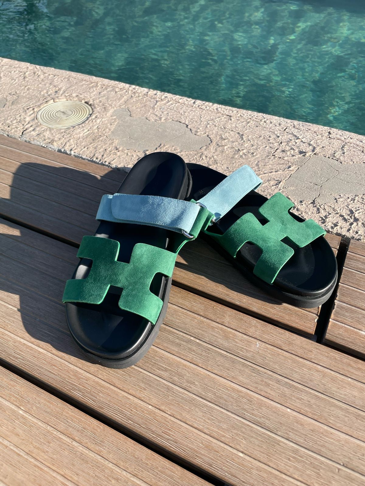 Sandalias verde con azul
